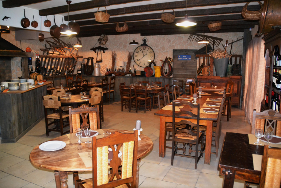 Où manger à Carcassonne (Pieusse) ? A la Taverne à Bacchus